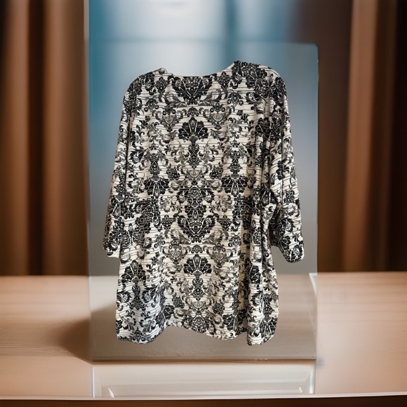 Cathy Woman Top Black, Gray & White 3/4 Sleeve Size 3x, Floral - Picture 2 of 8